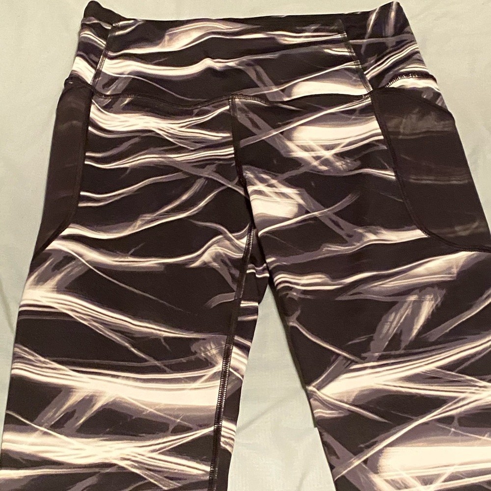 Victoria’s Secret Capri Leggings
